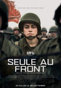 Poser pour Seule au front