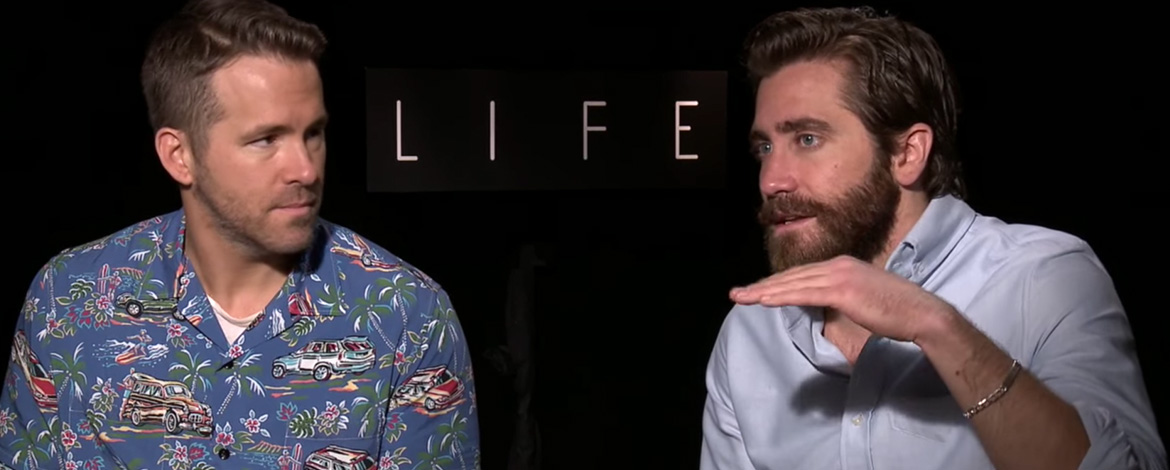 Ryan Reynolds et Jake Gyllenhaal dérapent au cours d'une entrevue